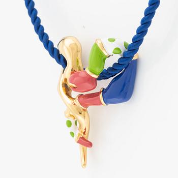 Niki de Saint Phalle pendant in yellow metal with enamel "Dance of the Snakes".