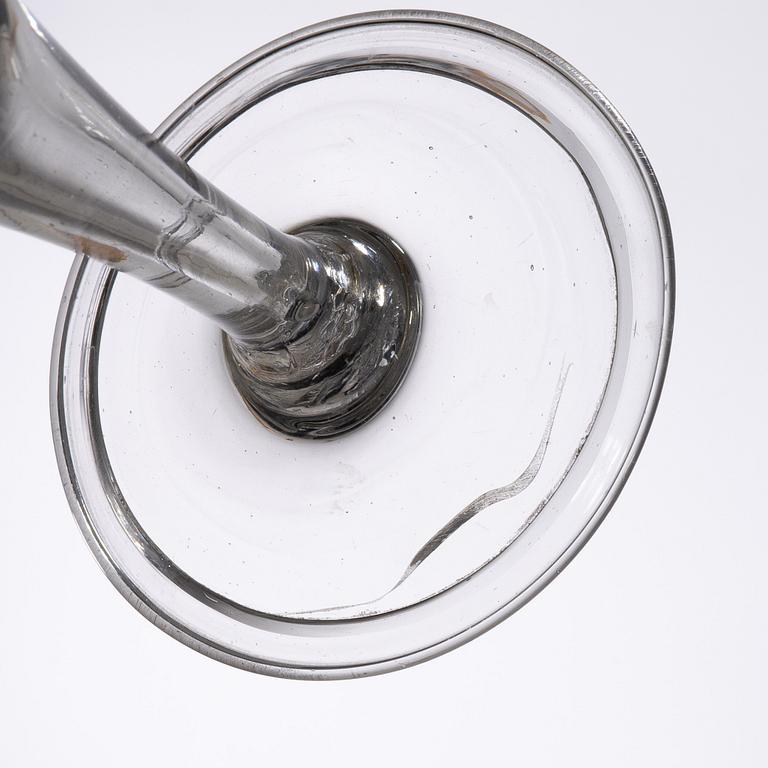 Spetsglas, 6 st, 1700-tal och spetsglas, 4 st, omkring år 1900.