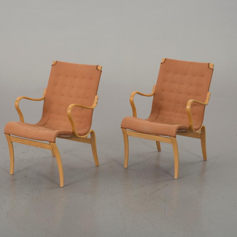 A PAIR OF BRUNO MATHSSON "MINA" ARMCHAIRS, Bruno Mathsson International.
