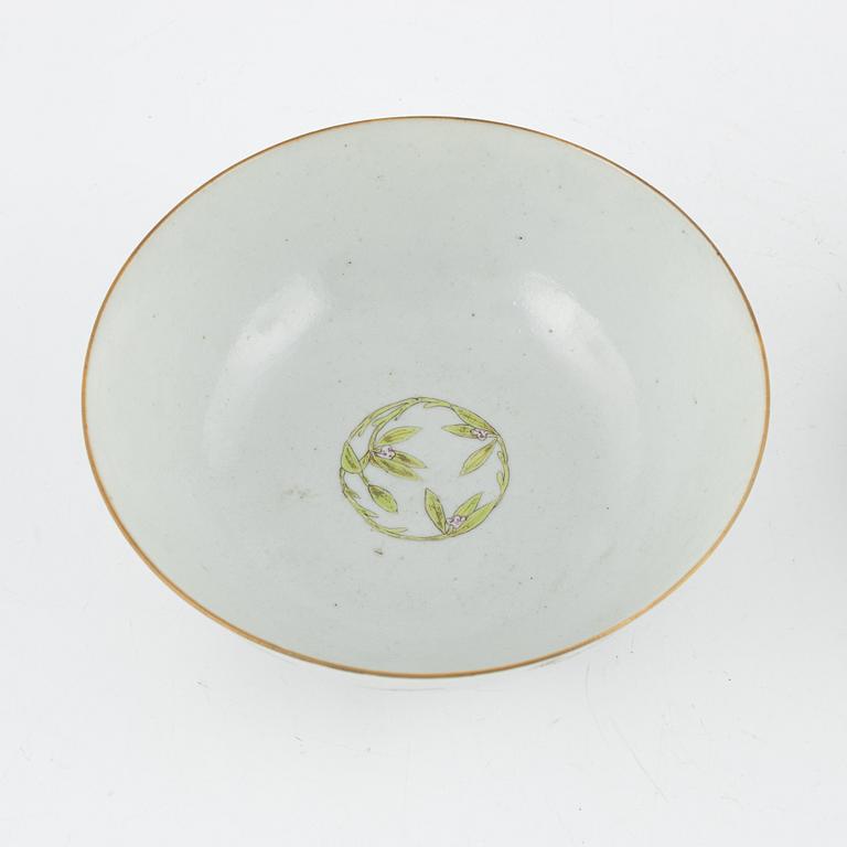 Two Chinese porcelain bowls, early 20th Century.