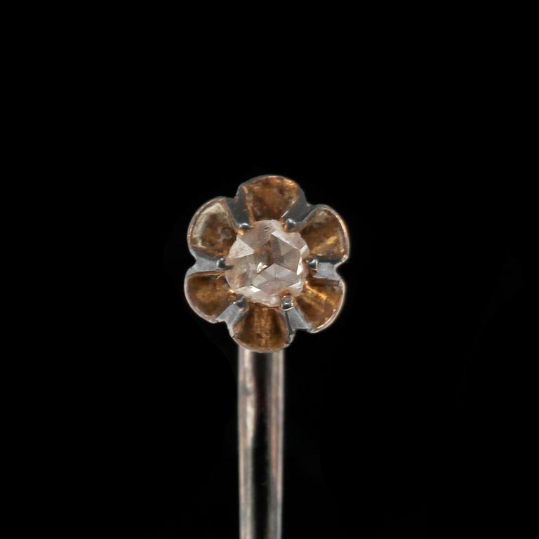 SLIPSNÅL, silver med rosenslipad diamant, 1900-tal. Vikt 0,5 g.