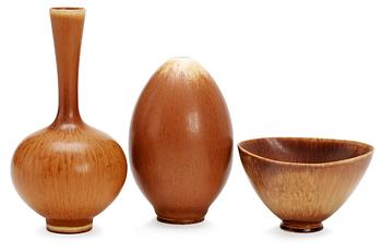 478. Two Berndt Friberg stoneware vases and a bowl, Gustavsberg 1951-65.