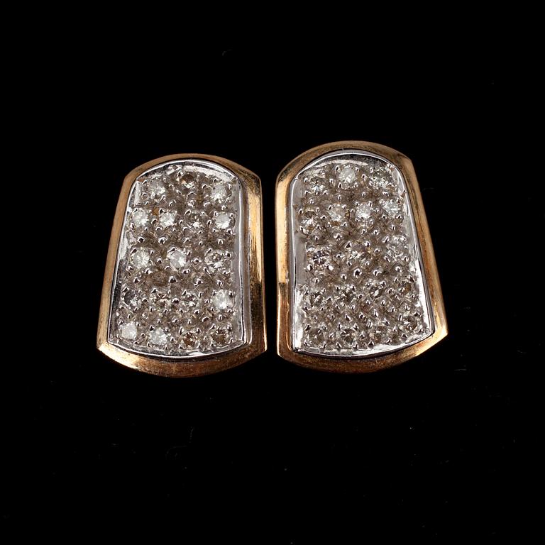 ÖRHÄNGEN, guld 14K, briljantslipade diamanter. Tot. ca 0,70 ct. Vikt ca 8,5 g.