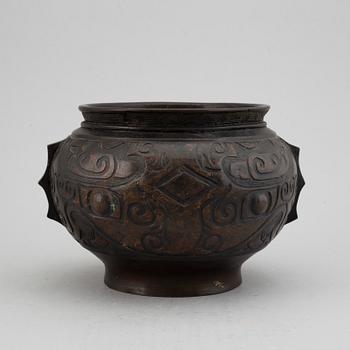 A japanese bronze censer, 19th century.