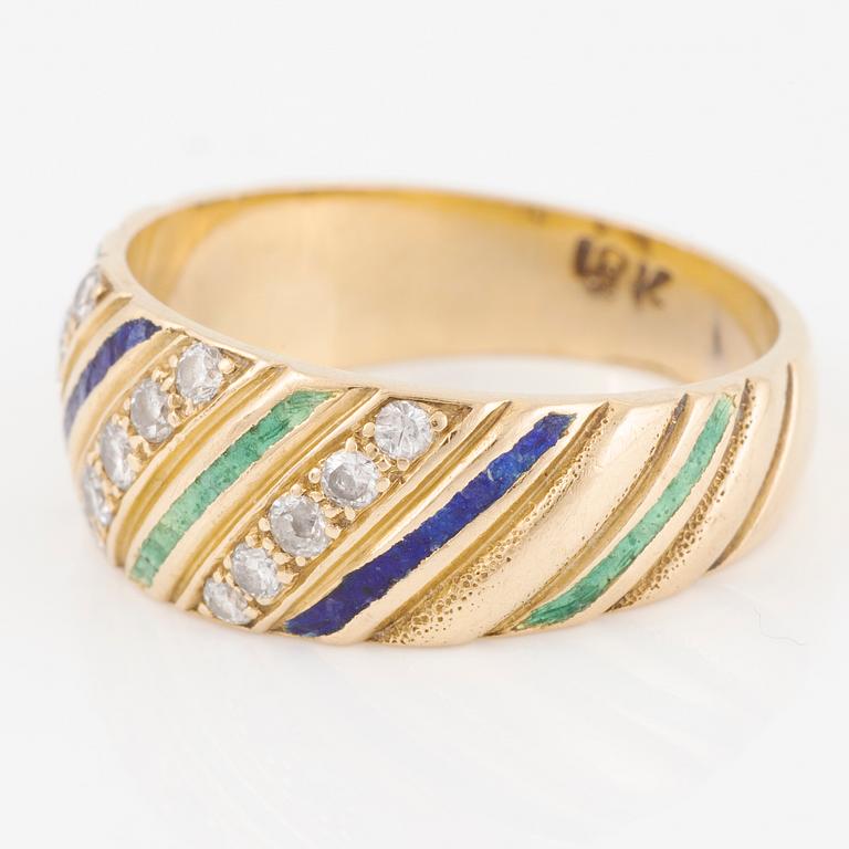 Ring, 18K guld med grön och blå emalj och briljantslipade diamanter.