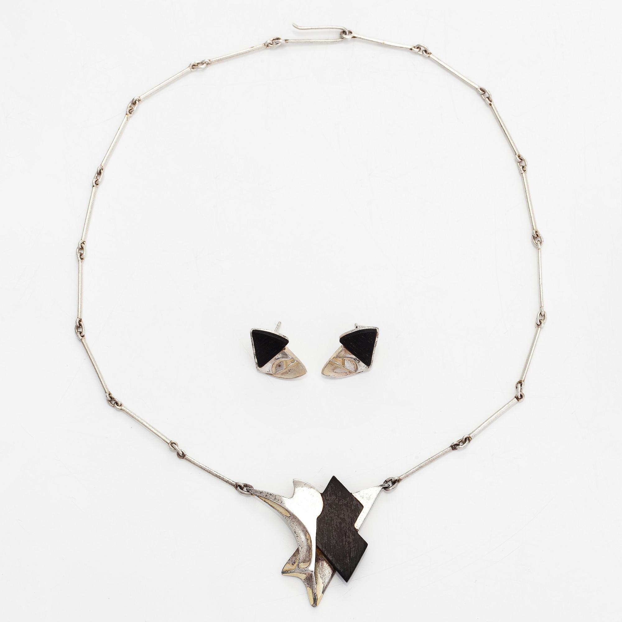 Zoltan Popovits, a sterling silver and ebony necklace and earrings, Lapponia 1985.