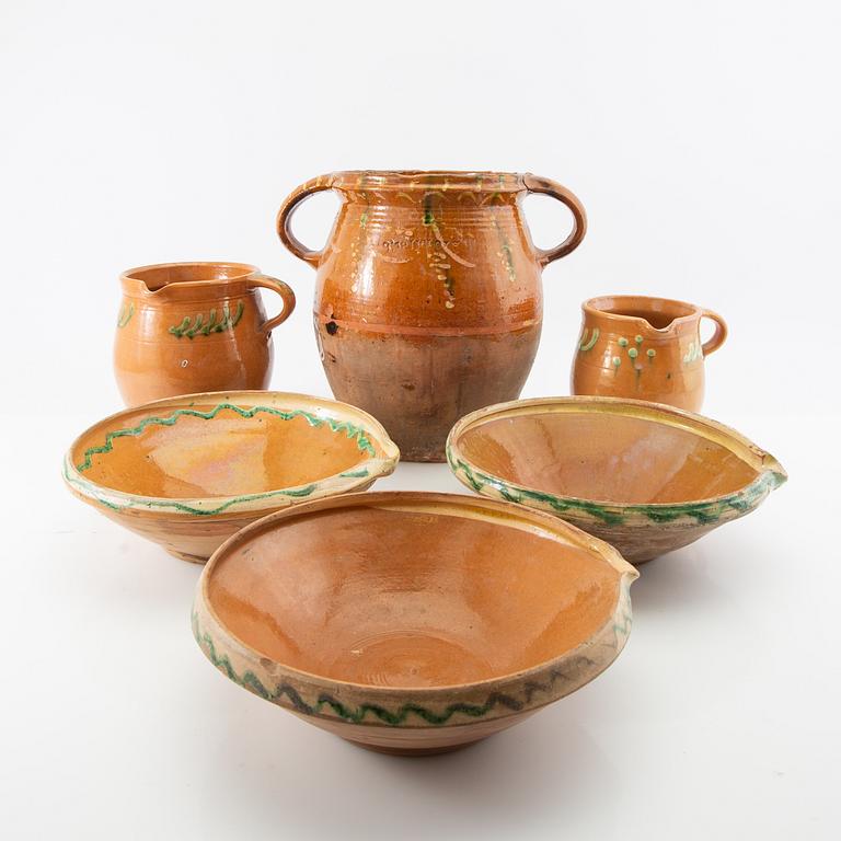 Jug, spill bowl and bowls 11 dl Skåne 20th century glazed earthenware.