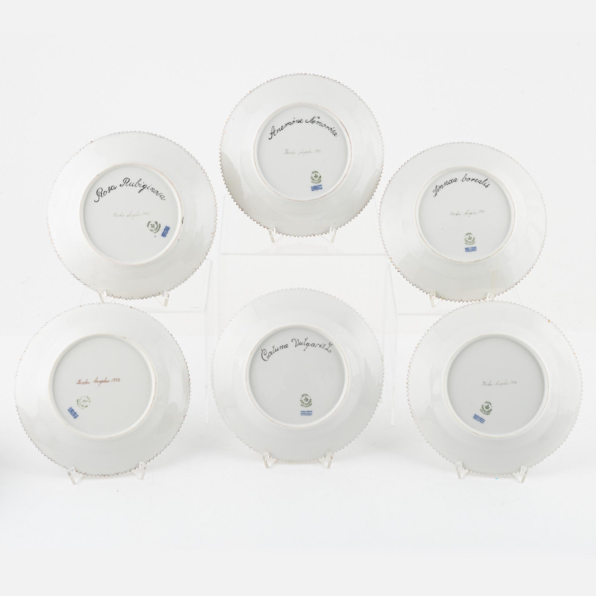 Assietter, 12 st, porslin, "Flora Danica" (Hausmålerai), Royal Copenhagen, Denmark.