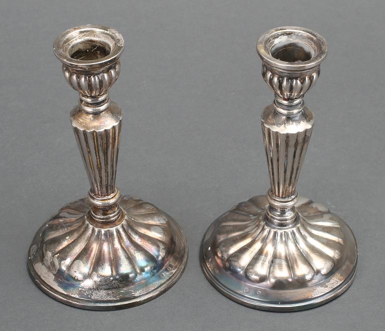 LJUSSTAKAR, 1 par. Silver. Spanien, 1900-tal. Fyllda. Vikt ca 505 gram.