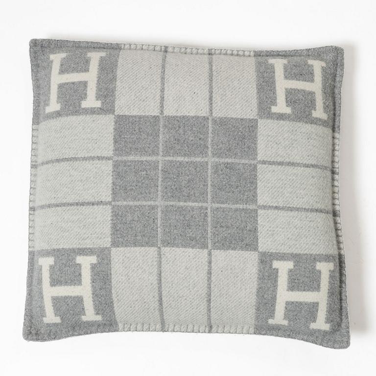 Hermès, cushion, "Coussin Avalon". receipt and dustbag.