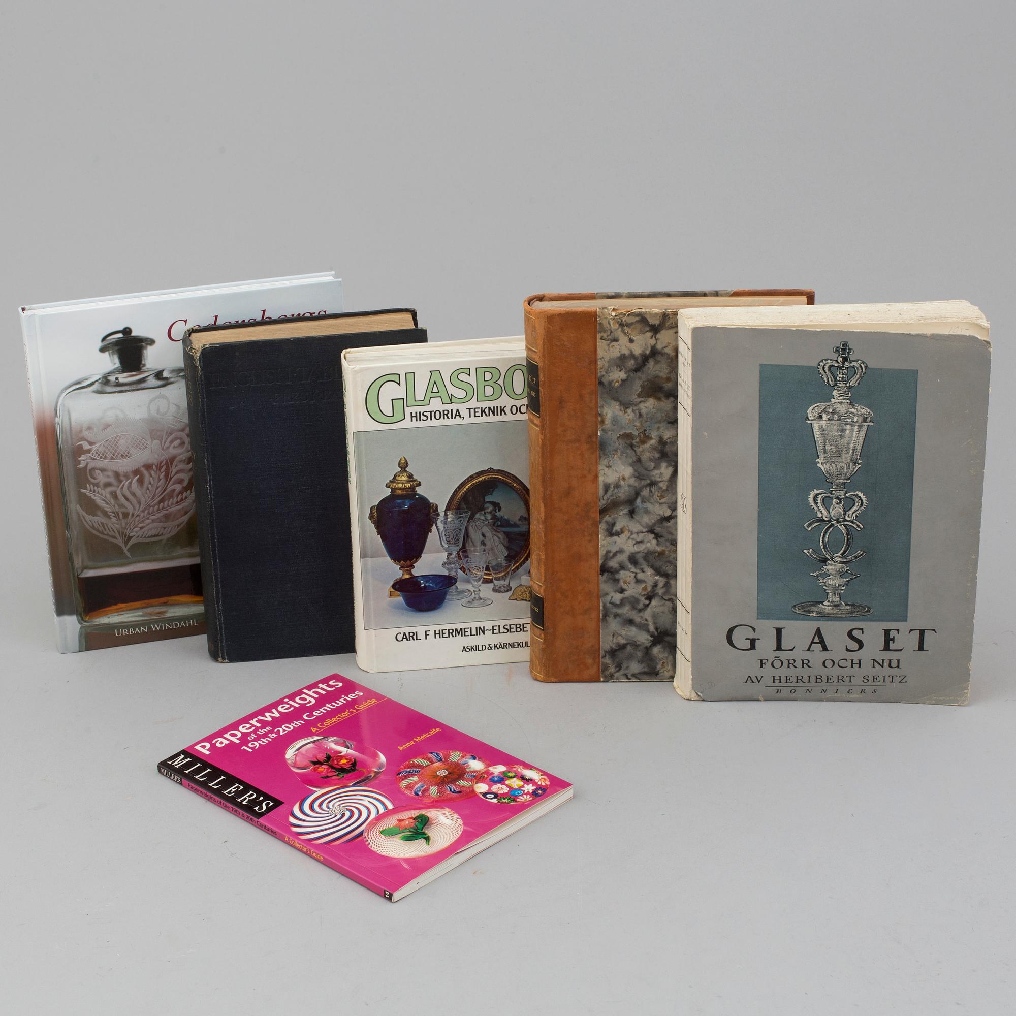 BÖCKER, 6 vol. om glas.