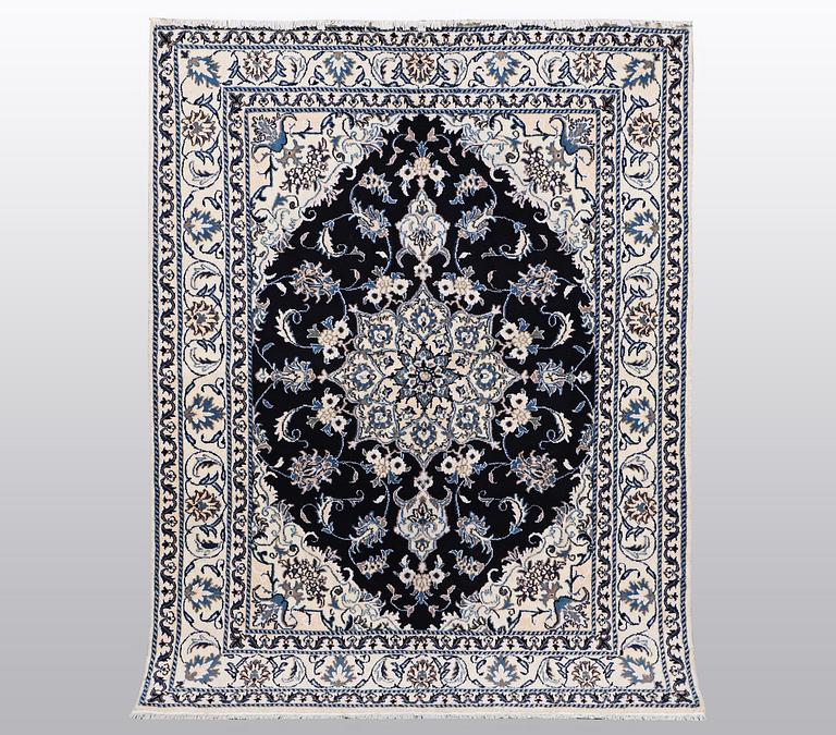 A rug, Nain, paret silk, sk 9 LAA, 204 x 152 cm.