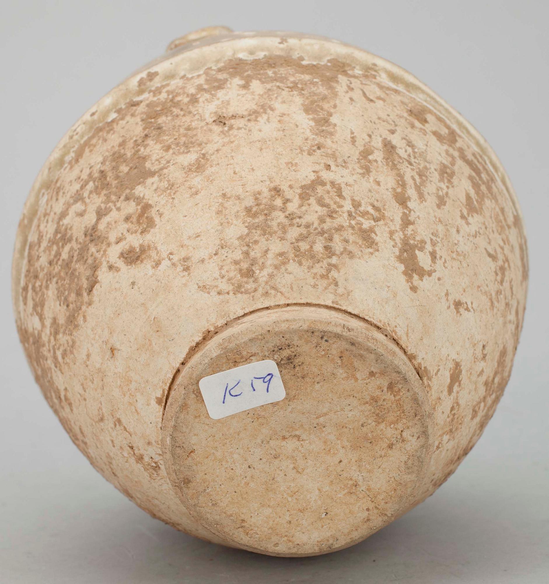 URNA, lergods, Kina, möjligen  Yuan dynastin  (1271-1368).