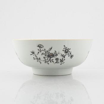 A Chinese grisaille punch bowl, Qing dynasty, Qianlong (1736-95).