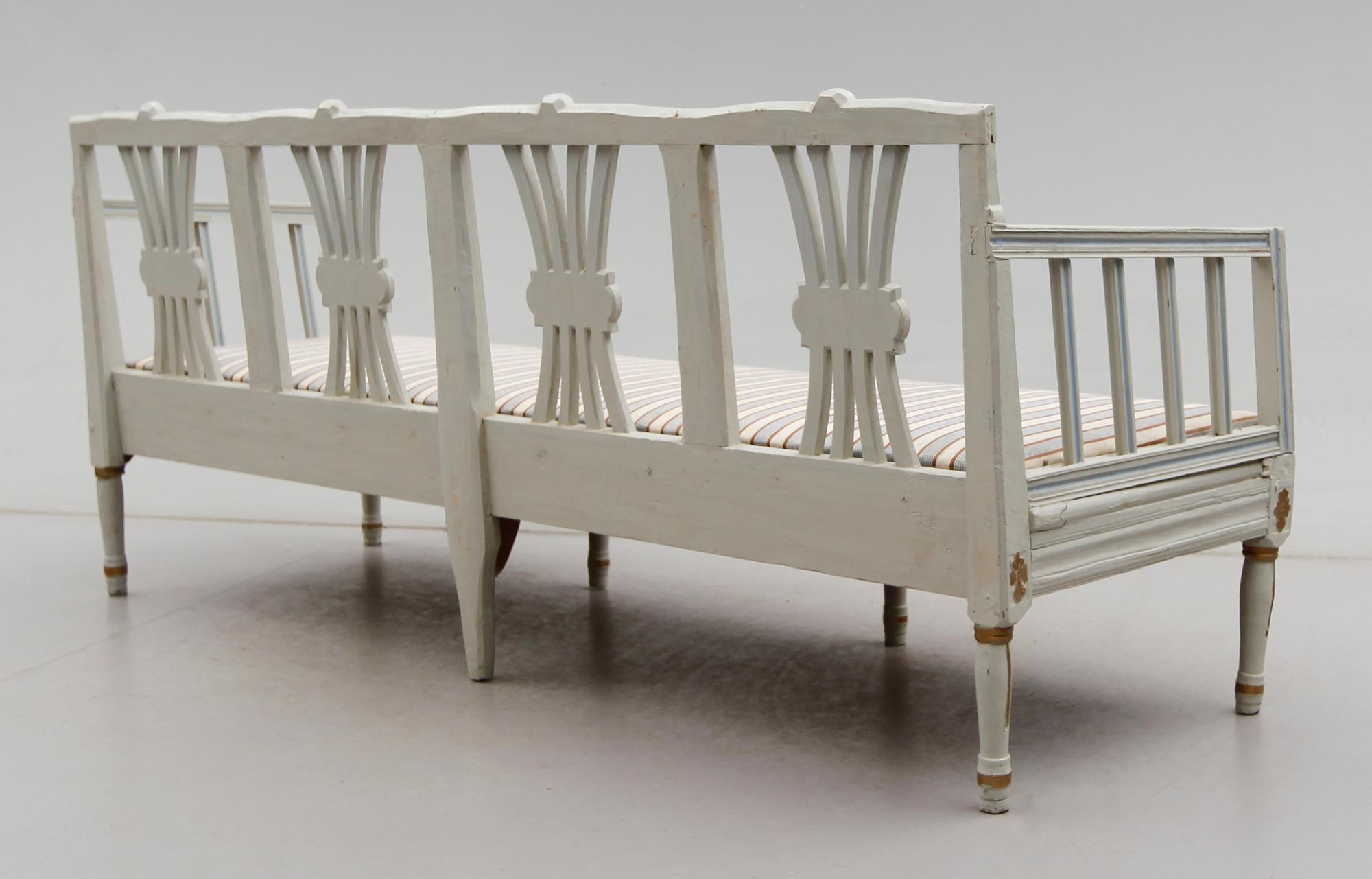 SOFFA, sengustaviansk, enligt uppgift Hälsingland, 1800-talets första hälft.