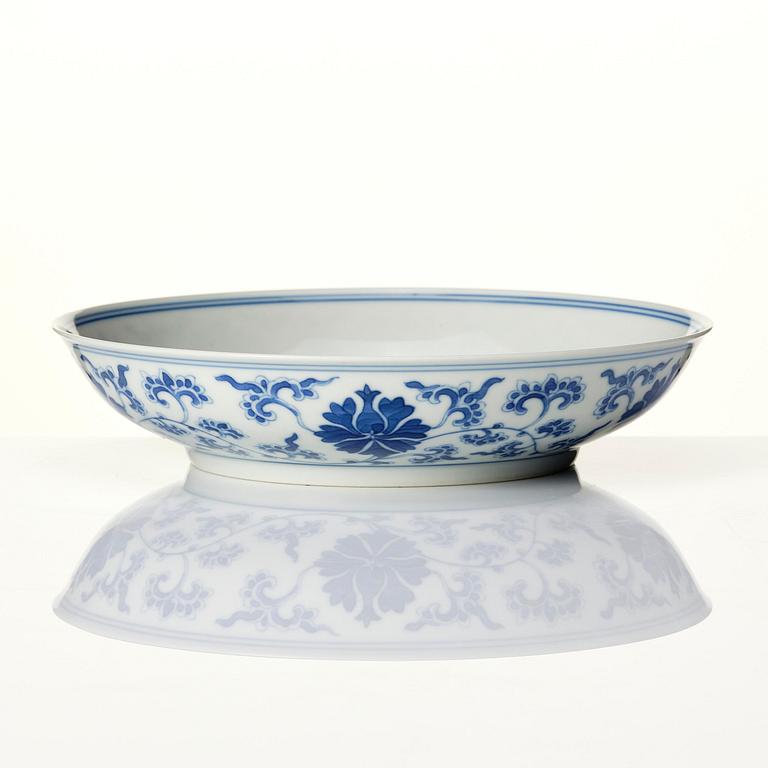 A blue and white 'lotus' dish, late Qing/Republic period with Qianlong mark.