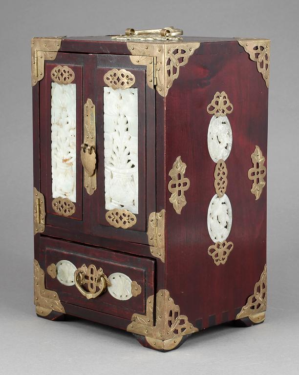 MINIATYRSKÅP, Kina, 1900-talets mitt.