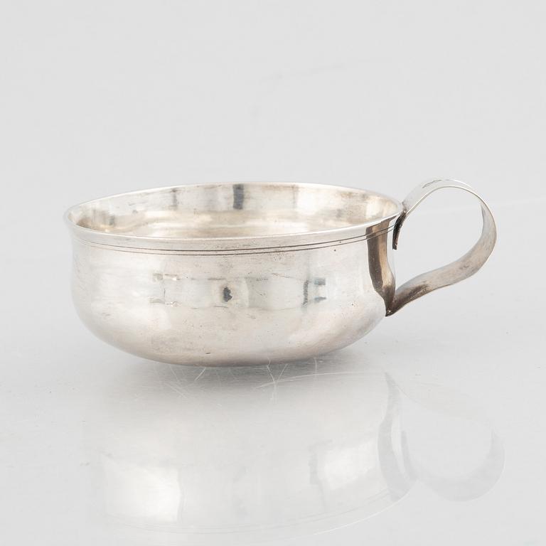 A Swedish silver cup with handle, mark of Erik Löfgren, Umeå 1795.