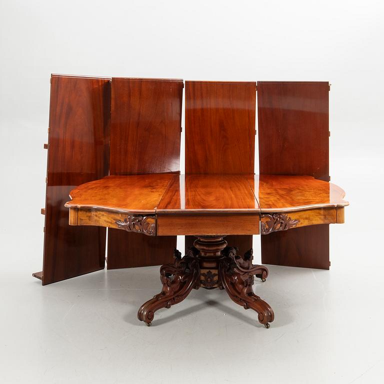 Dining table, Rococo style, first half of the 20th century.