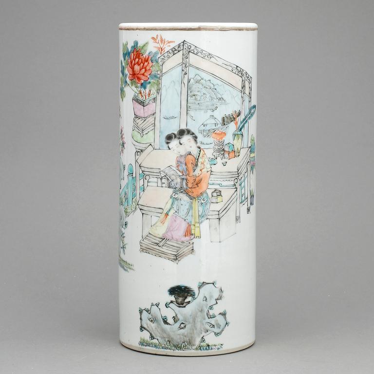 PENSELVAS, porslin, 1900-tal.