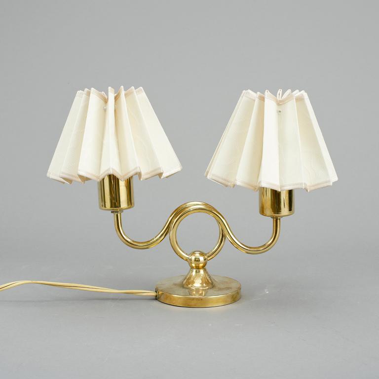 BORDSLAMPA, mässing, "Smycket" nr 2483/1, Josef Frank, Svenskt Tenn.