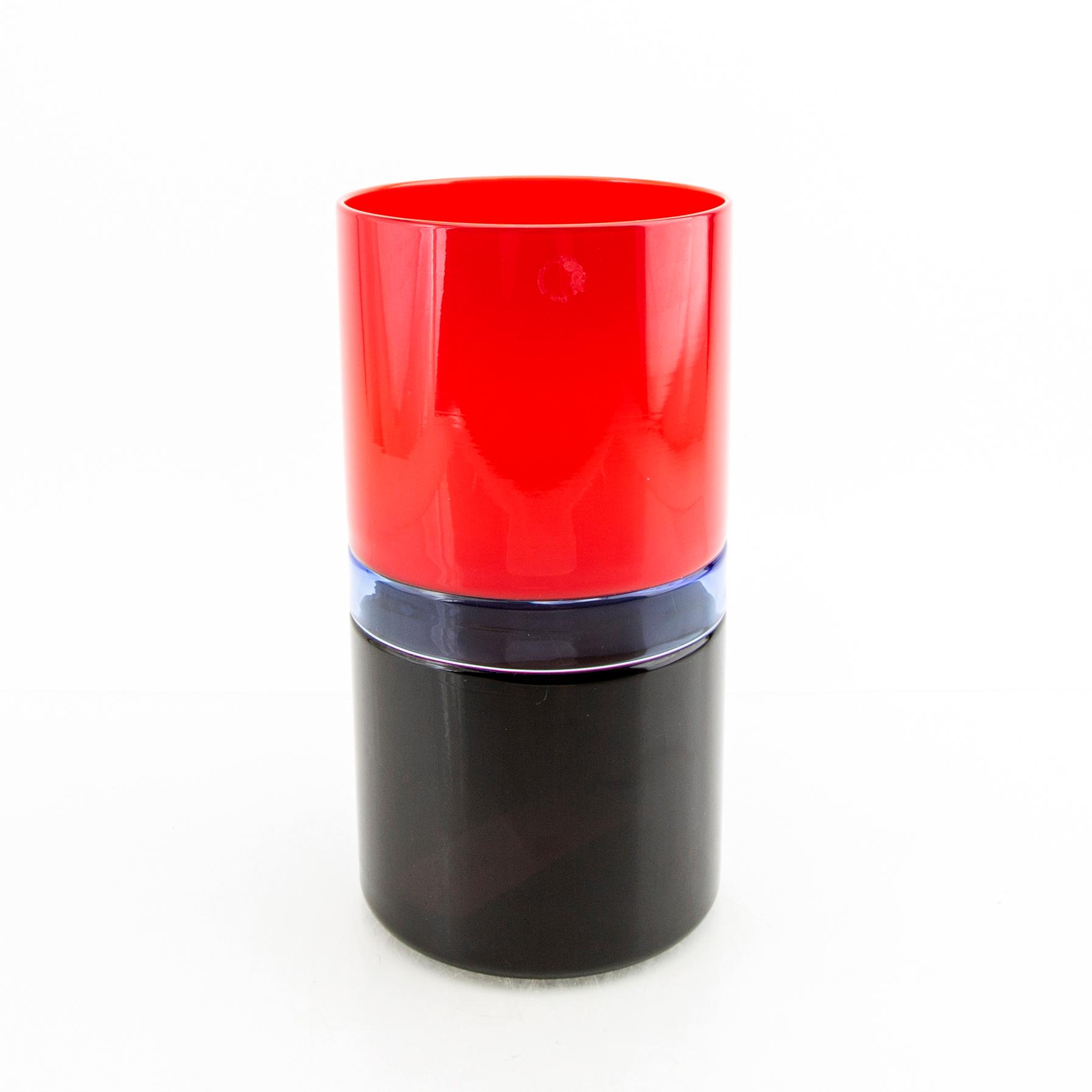 A 1990 Timo Sarpaneva "Tuuli" vase for Venini, Italy.