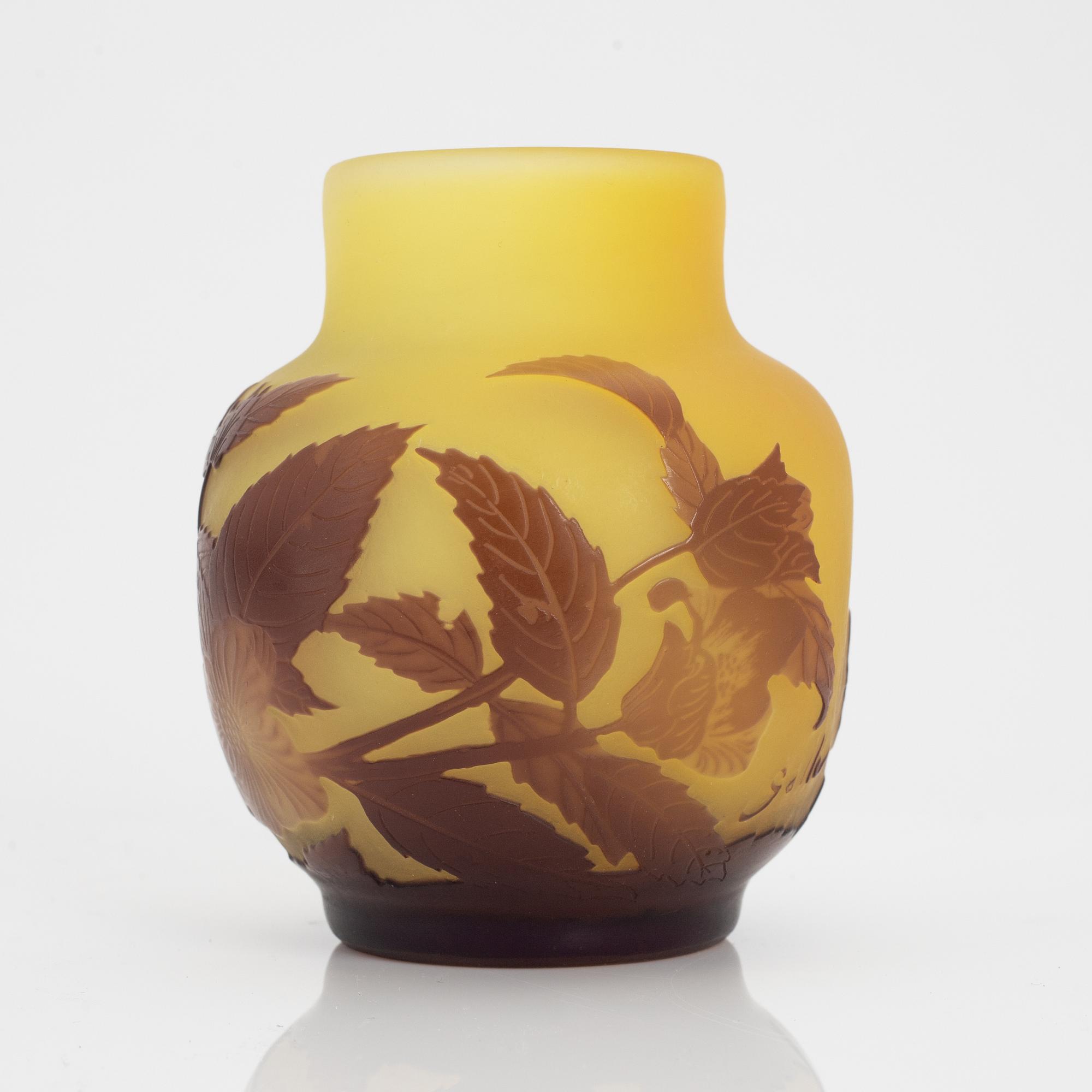 Emile Gallé, vas, överfångsglas, Nancy, Frankrike, signerad.