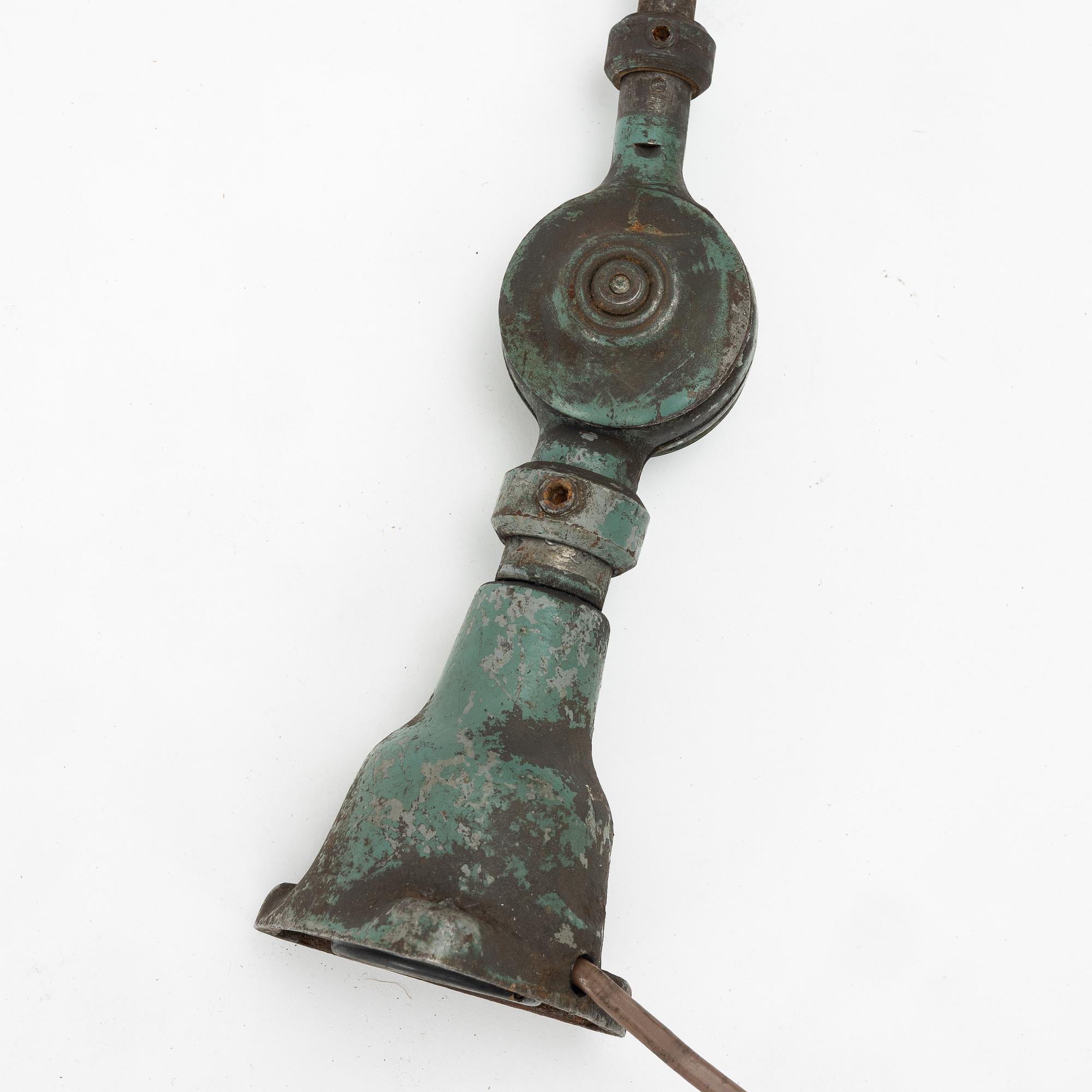 Industrilampa, 1900-talets mitt.