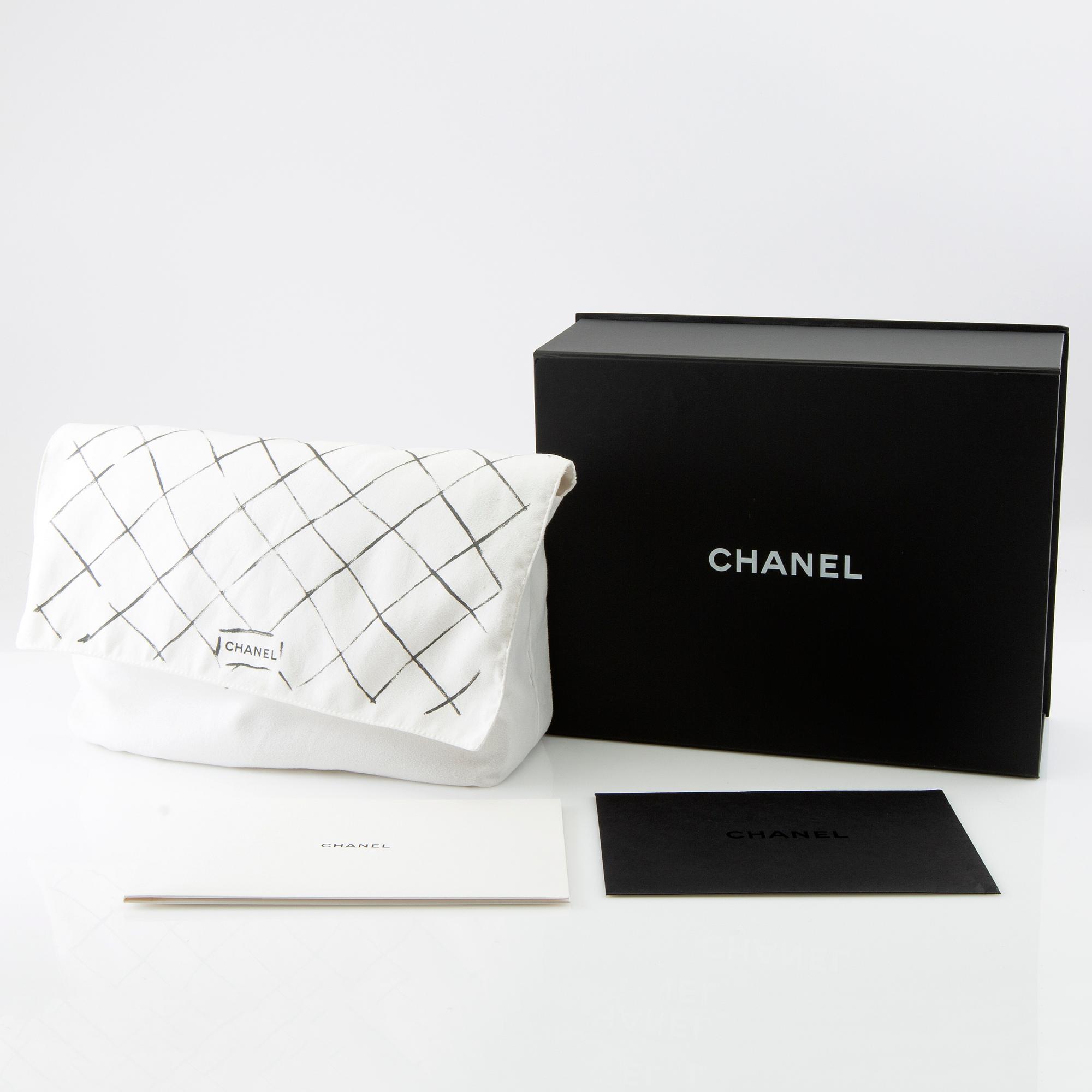 Chanel,.