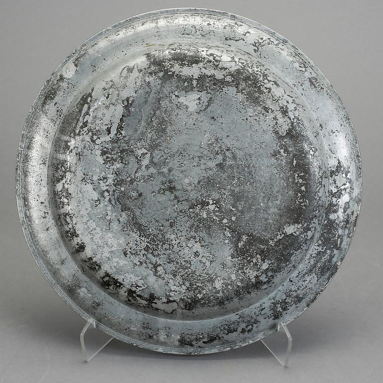 FAT, tenn. 1700-tal med otydliga stämplar.