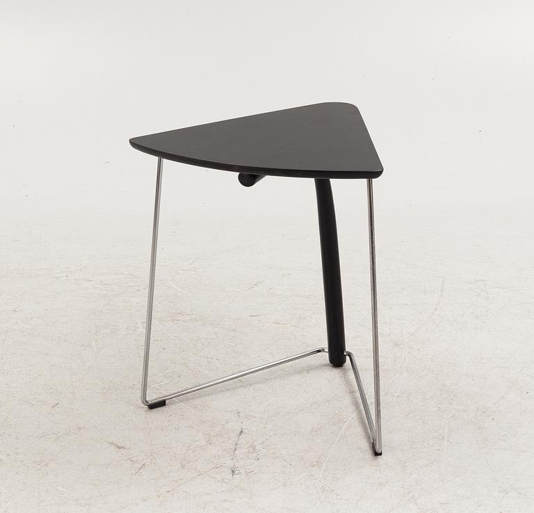 Ett par stolar samt sidobord, modell "S320" ,Wulf Schneider & Ulrich Böhme, Thonet, 1980-tal.