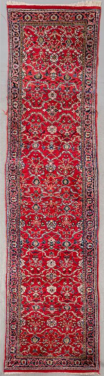 An old Sarouk runner ca 443x81 cm.