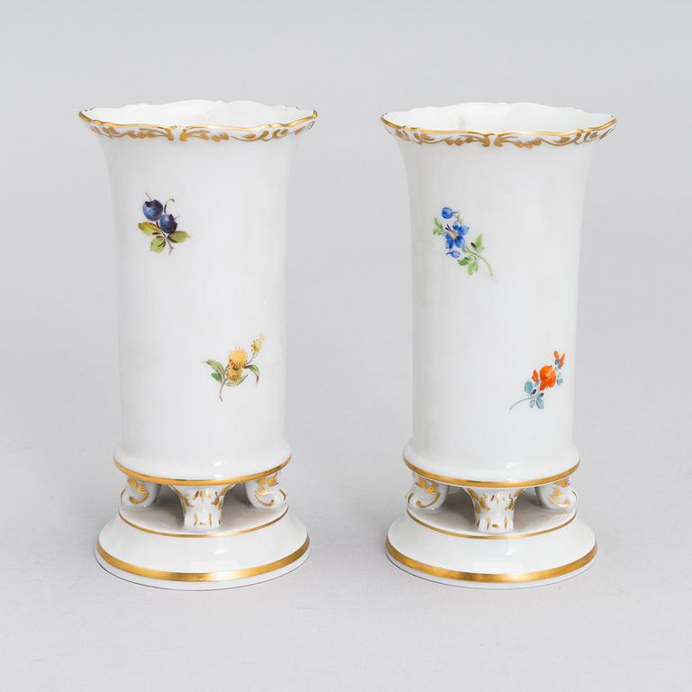 A set of 20th century eight Meissen porcelain objects.