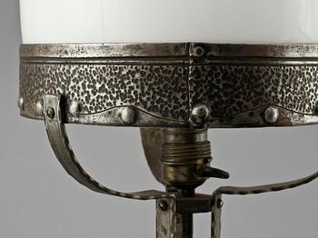 BORDSLAMPA, s k "Strindbergslampa", jugend, 1900-talets första kvartal.