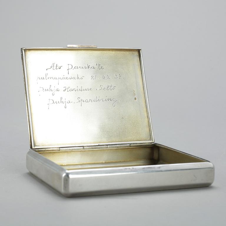 CIGARETTETUI, silver, Estland, 1900-talets första hälft. Vikt 177 gram.