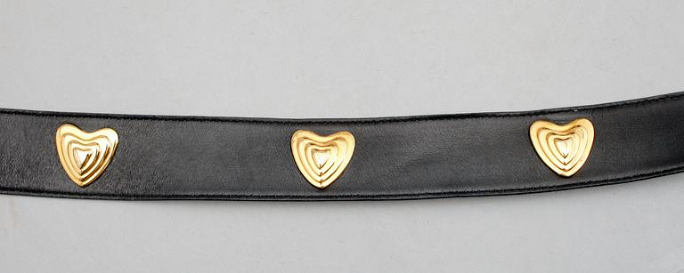 SKÄRP, 3 st, Escada.