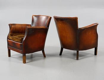 FÅTÖLJER, ett par, 1900-talets första hälft.