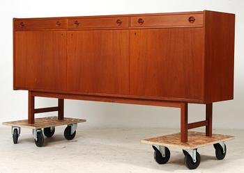 SIDEBOARD, 1900-talets mitt.