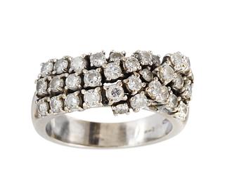 RING, set with brilliant cut diamonds, app. tot. 1.95 cts.