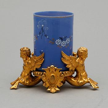 VAS, glas samt förgylld metall, 1800-tal.