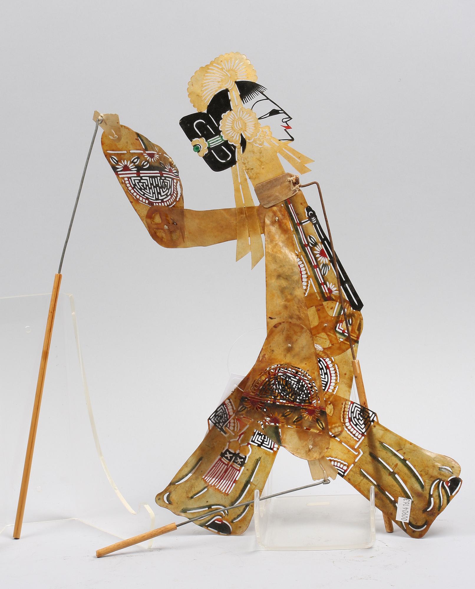 SKUGGSPELSFIGURER, 2 st, pergament, Indonesien.