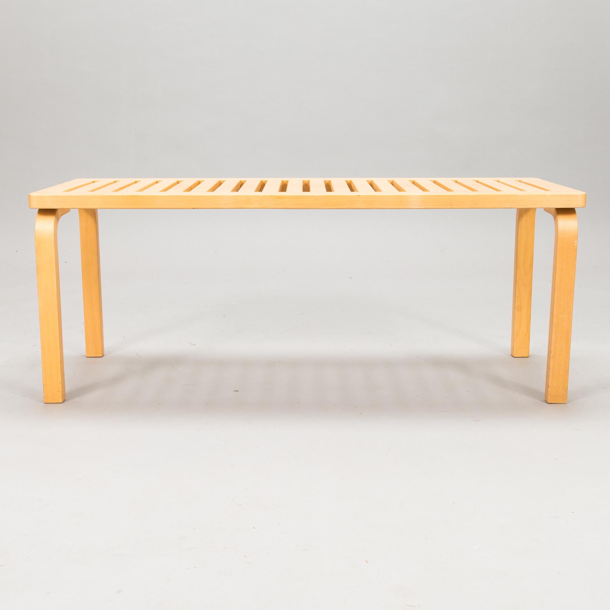 Alvar Aalto, bänk, 153A, Artek 1900-talets slut.