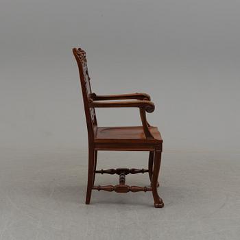 KARMSTOL, 1900-talets slut.