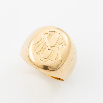Ring 18K gold.