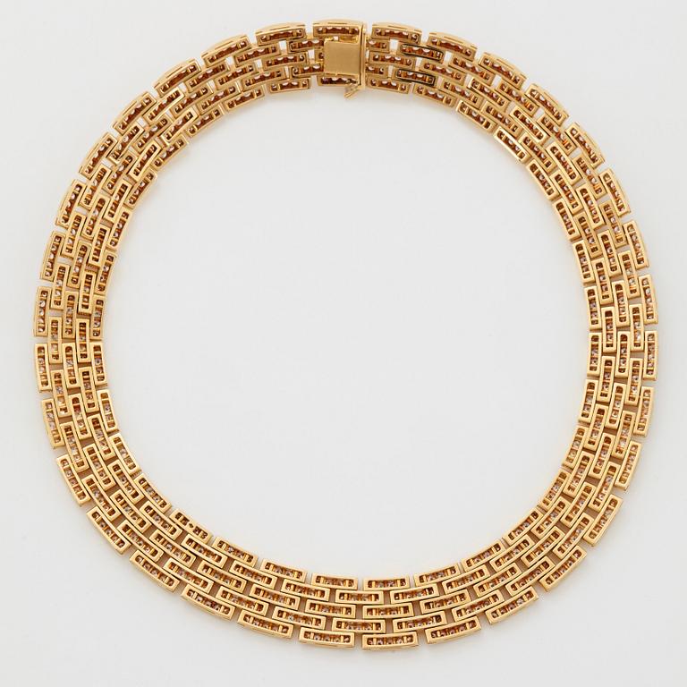 Cartier 'Maillon Panthère" a necklace.