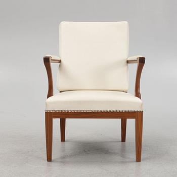 Josef Frank, karmstol, modell 868, Firma Svenskt Tenn.