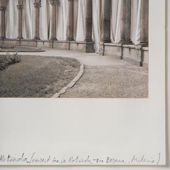 Christo Vladimirov Javacheff, "Curtains for la Rotonda, project for Milan" ur: "Five Urban Projects".