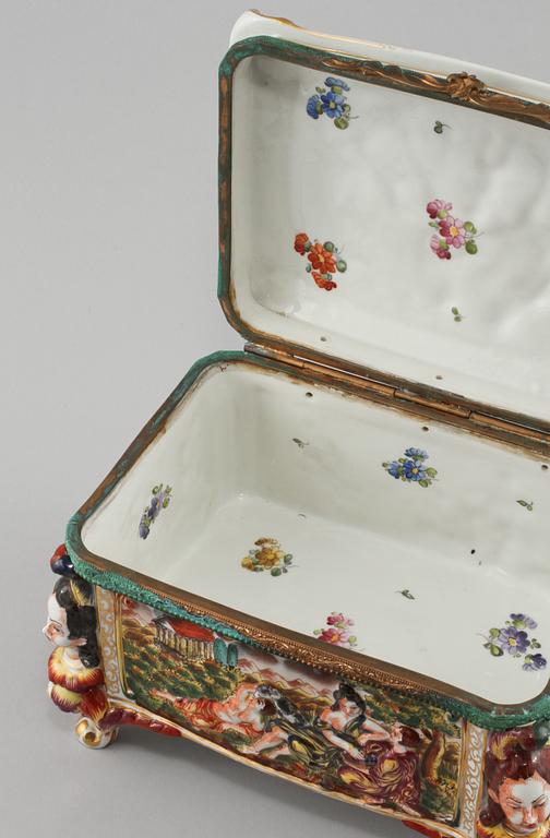 SKRIN, porslin, Capo di Monte-stil, 1900-talets första del.