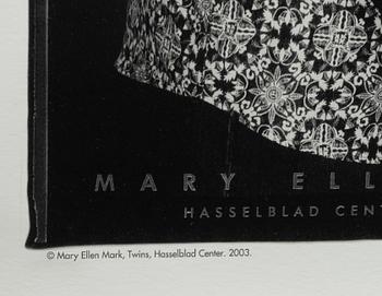 Mary Ellen Mark, "Twins", utställningprint, Hasselblad center, Göteborg, 2003.