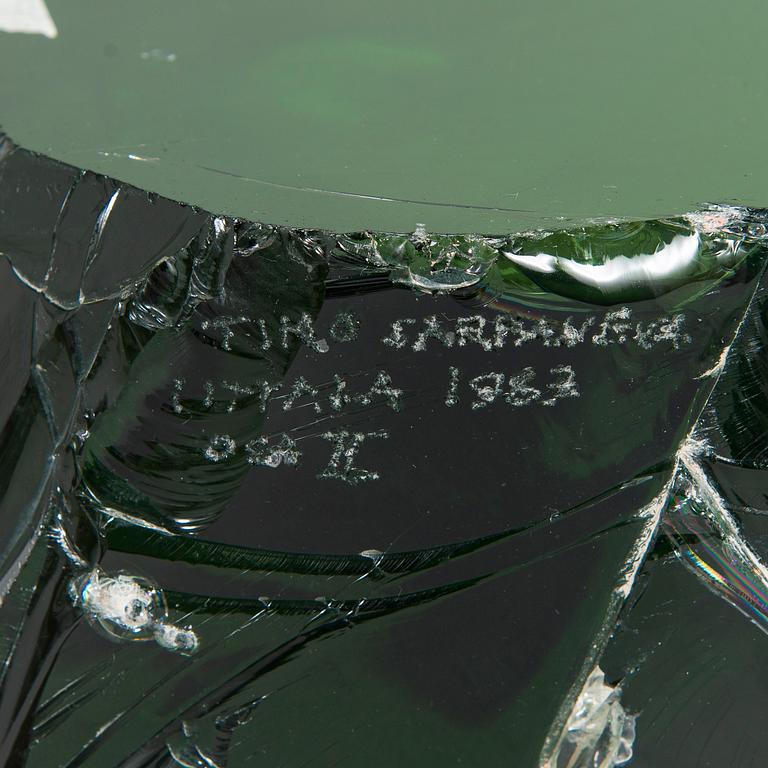 Timo Sarpaneva, veistos sarjasta "Lasin aika", signeerattu Timo Sarpaneva Iittala 1987.